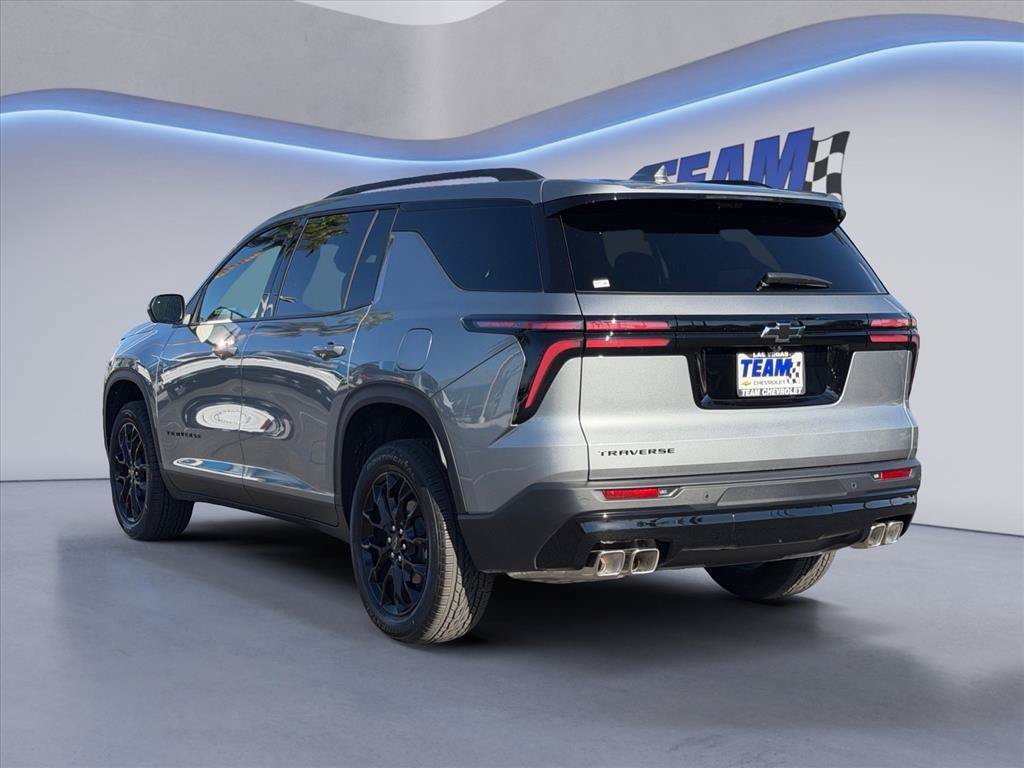 Used 2026 Chevrolet Traverse LT w/ Midnight/Sport Edition FWD image 3