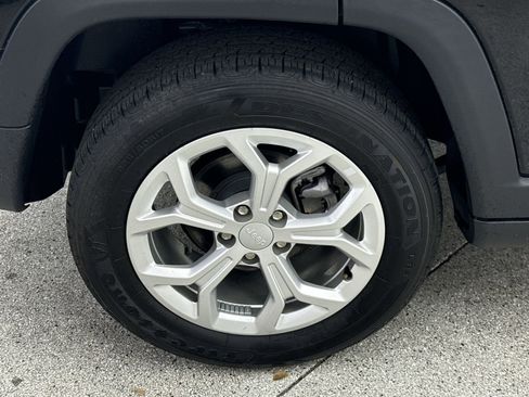 Used 2024 Jeep Compass Sport image 36