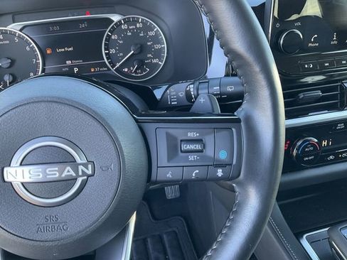 Used 2024 Nissan Pathfinder SL image 23