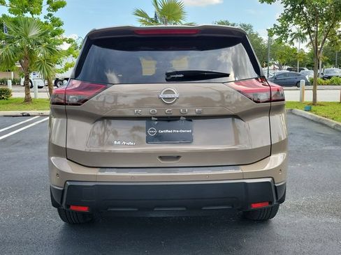 Used 2025 Nissan Rogue SV FWD image 5