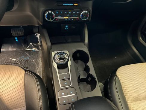 Used 2022 Ford Escape Titanium w/ Titanium Elite Package AWD/4WD image 29