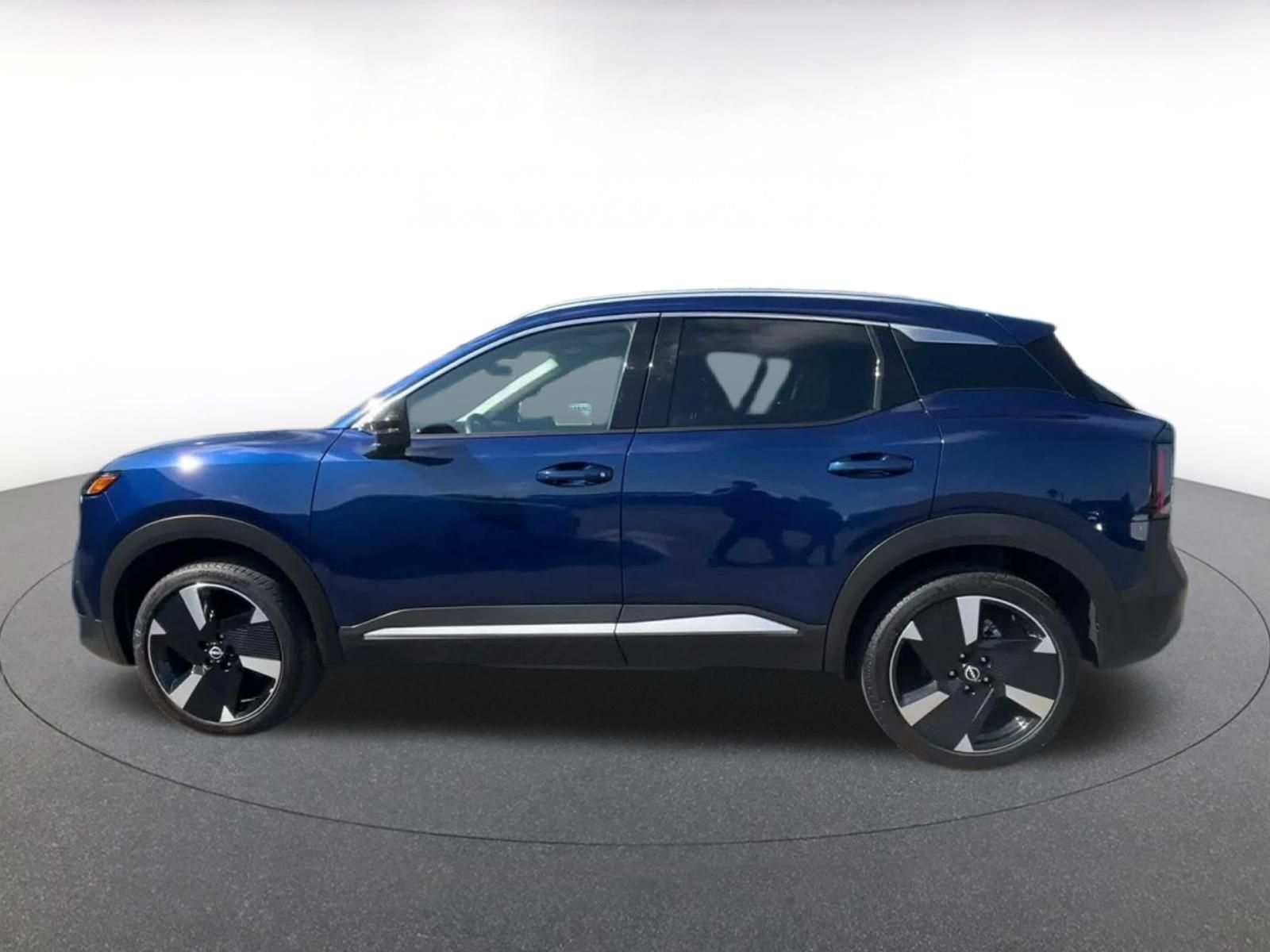 Used 2026 Nissan Kicks SR FWD image 8