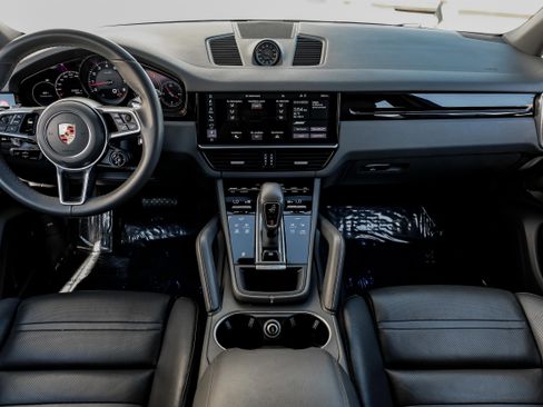 Used 2020 Porsche Cayenne image 15