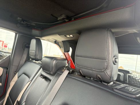 Used 2022 Ford Bronco Wildtrak image 39