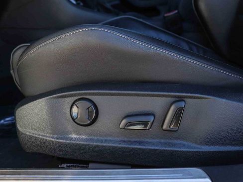 Used 2019 Volkswagen Golf R 4-Door image 21