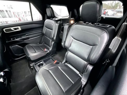 Used 2020 Ford Explorer XLT w/ Equipment Group 202A image 20