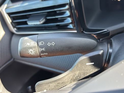 Used 2025 Toyota Camry SE FWD image 19
