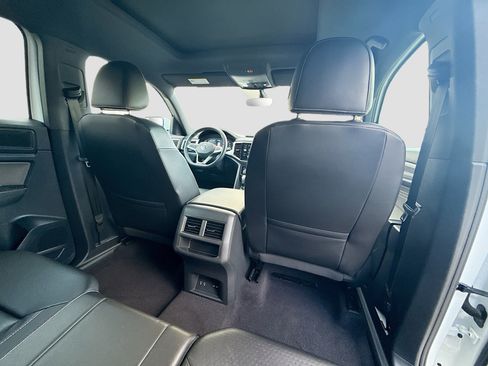 Used 2022 Volkswagen Atlas Cross Sport SE w/ Panoramic Sunroof Package image 29