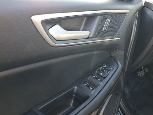 Used 2024 Ford Edge SEL w/ Convenience Package image 7