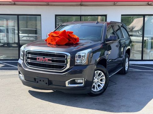 Used 2017 GMC Yukon SLT AWD/4WD image 1