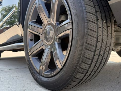 Used 2016 Cadillac Escalade Premium RWD image 10