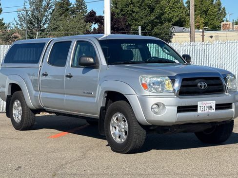Used 2005 Toyota Tacoma 4x4 Double Cab w/ SR5 Pkg #8 image 7