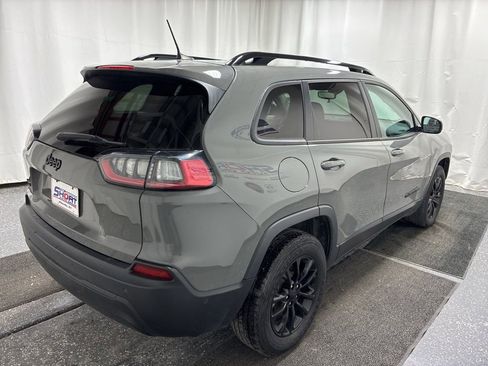 Used 2023 Jeep Cherokee Altitude Lux image 4