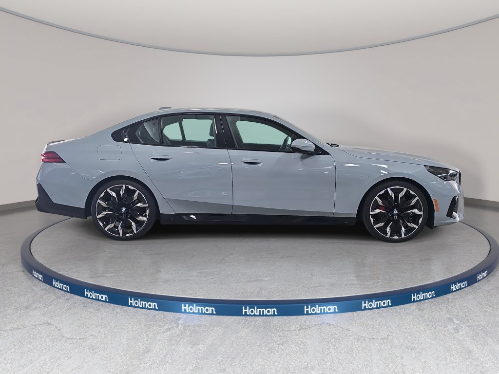 Used 2026 BMW 530i w/ M Sport Package RWD image 6