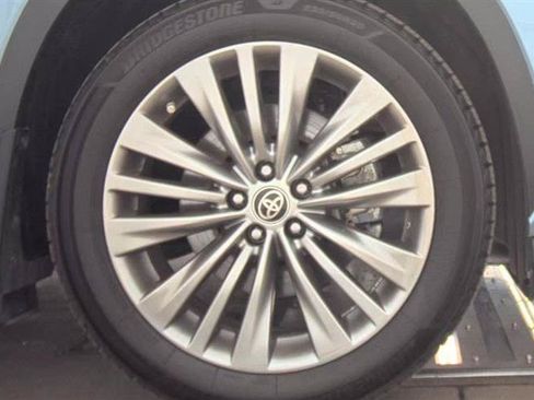 Used 2021 Toyota Highlander Platinum AWD/4WD image 17