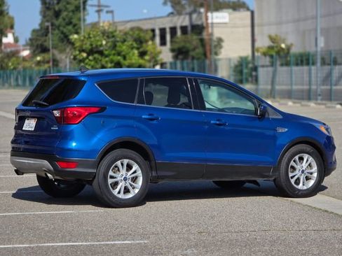 Used 2019 Ford Escape SE image 10
