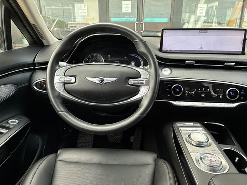 Used 2025 Genesis GV70 2.5T AWD/4WD image 14
