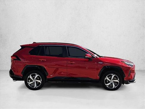 Used 2022 Toyota RAV4 SE AWD/4WD image 4
