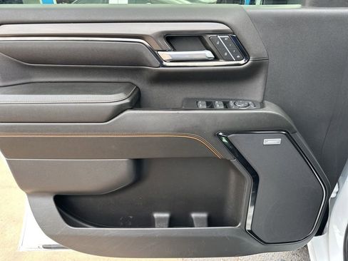 Used 2024 GMC Sierra 2500 AT4 w/ AT4 Premium Plus Package AWD/4WD image 16