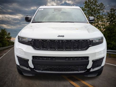 New 2025 Jeep Grand Cherokee L Limited w/ Luxury Tech Group II image 8