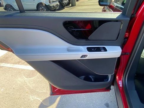 New 2026 Lincoln Aviator Reserve image 9