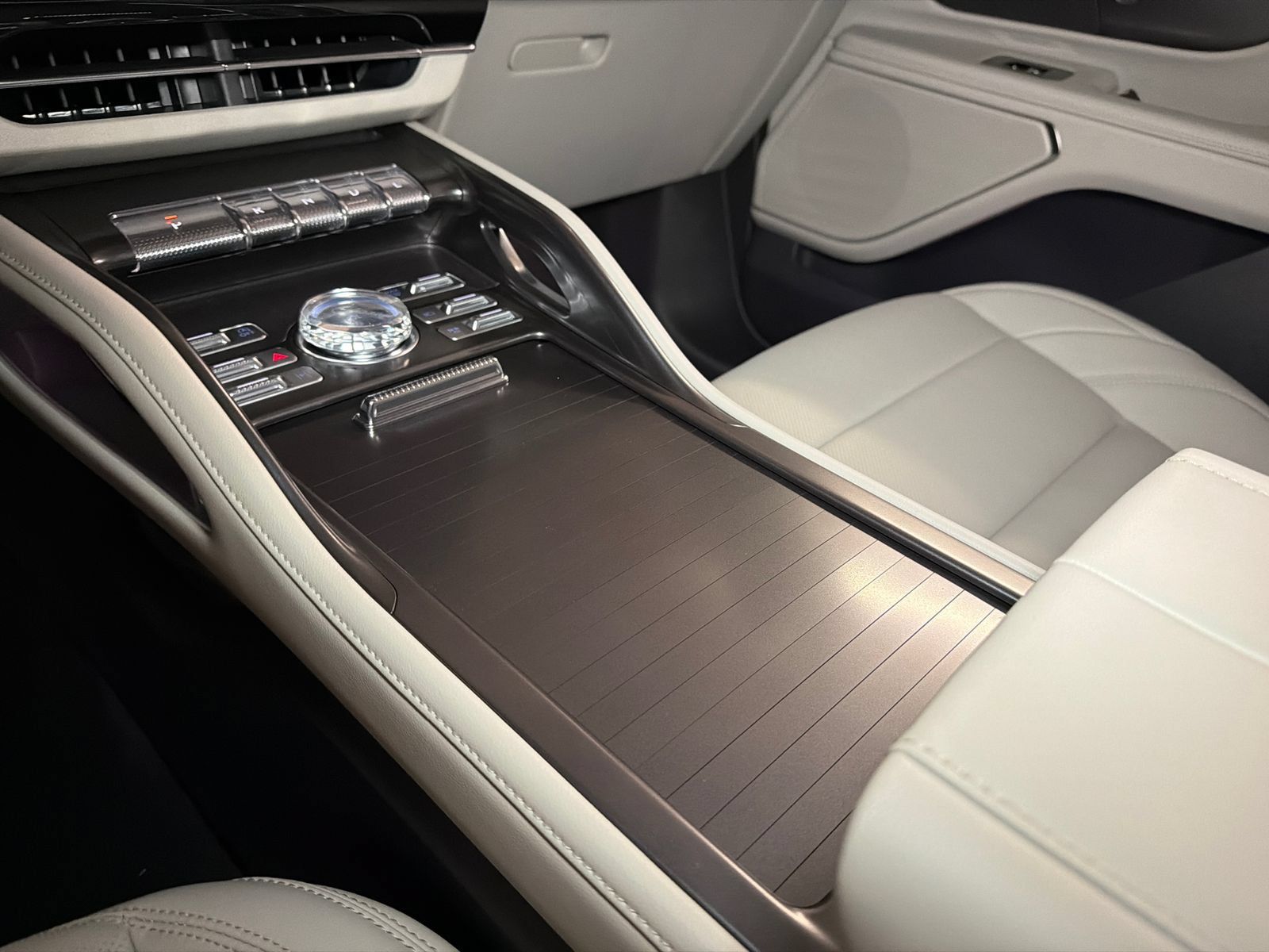 New 2026 Lincoln Nautilus Premier AWD/4WD image 30