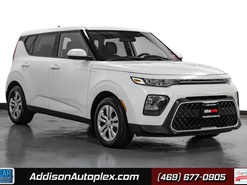 Used 2022 Kia Soul LX FWD image 1
