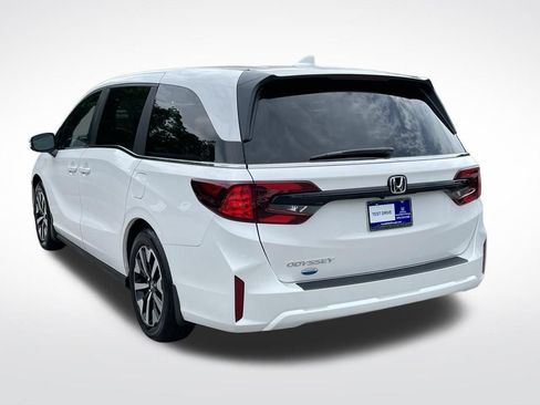 Certified 2026 Honda Odyssey EX-L image 4