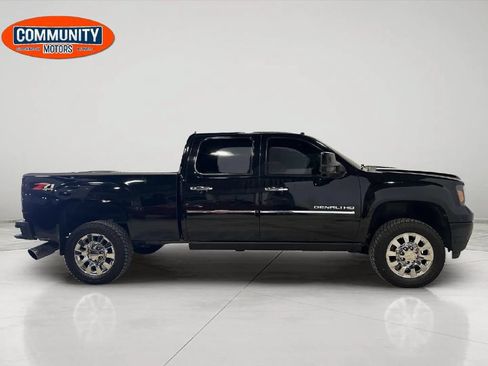 Used 2012 GMC Sierra 2500 Denali w/ Suspension Package, Off-Road AWD/4WD image 10