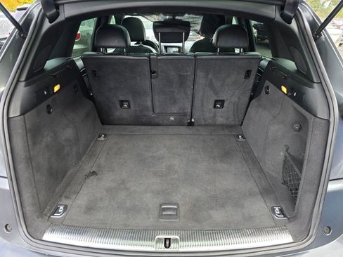 Used 2016 Audi SQ5 Prestige w/ Prestige Package image 16