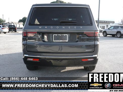 Used 2024 Jeep Wagoneer Series II w/ Flexible Seating Group AWD/4WD image 37