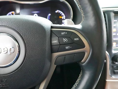 Used 2016 Jeep Grand Cherokee Limited AWD/4WD image 15