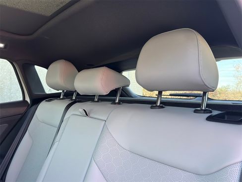 Used 2022 Volkswagen ID.4 Pro S image 28