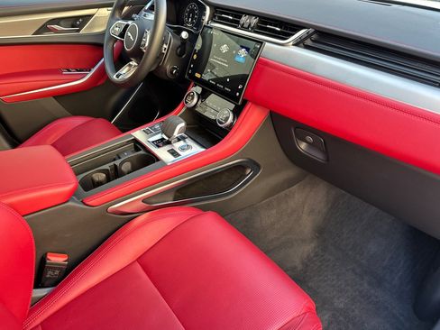 Used 2025 Jaguar F-PACE R-Dynamic S image 17