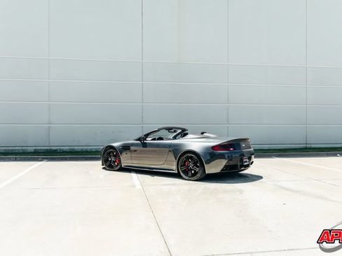 Used 2009 Aston Martin V8 Vantage Roadster RWD image 17