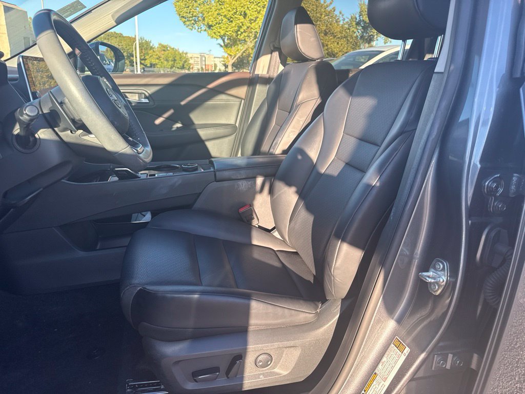 Certified 2023 Nissan Rogue SV w/ SV Premium B Package AWD/4WD image 9