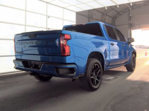 Used 2023 Chevrolet Silverado 1500 Custom w/ LPO, Dark Essentials Package RWD image 4
