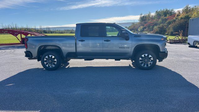 Used 2024 Chevrolet Silverado 2500 Custom w/ Custom Convenience Package AWD/4WD image 2