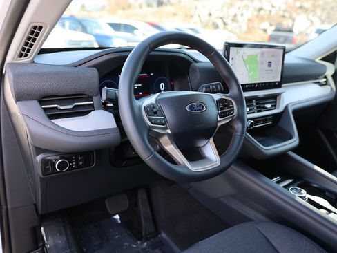 Certified 2025 Ford Explorer Active image 19