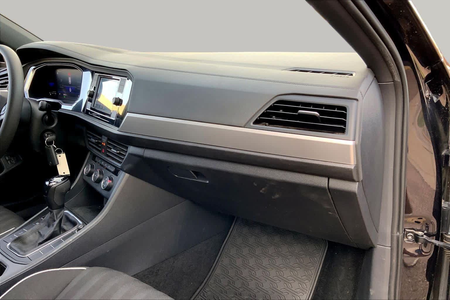 Used 2022 Volkswagen Jetta Sport FWD image 18