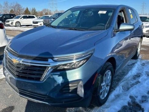 Used 2024 Chevrolet Equinox LT image 2