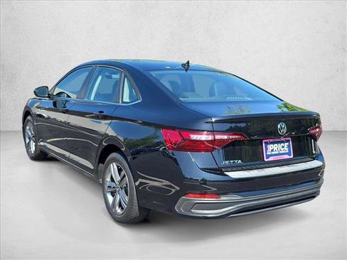 Used 2024 Volkswagen Jetta SE w/ Panoramic Sunroof Package FWD image 7