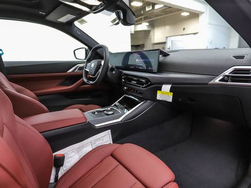 Used 2025 BMW 430i xDrive Coupe w/ Premium Package image 21