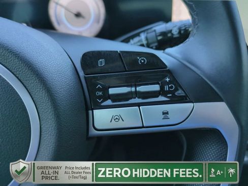 Used 2023 Hyundai Elantra Limited w/ Preferred Accessory Package FWD image 18