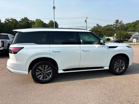 Used 2025 INFINITI QX80 Pure AWD/4WD image 2