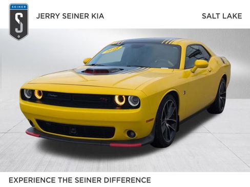 Used 2018 Dodge Challenger R/T Scat Pack image 1