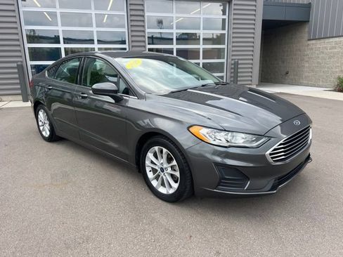 Used 2020 Ford Fusion SE FWD image 3
