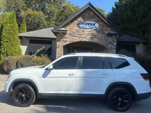 Used 2018 Volkswagen Atlas SE image 1