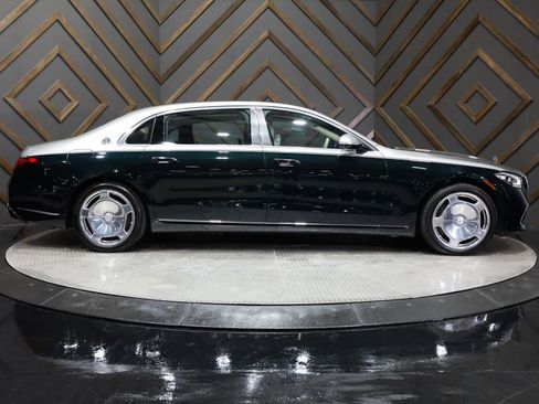 Used 2024 Mercedes-Benz Maybach S 580 4MATIC image 11