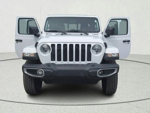 Used 2022 Jeep Gladiator Sport image 9